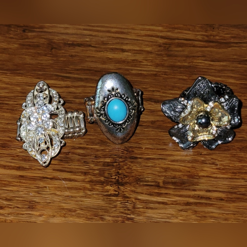 3 vintage stretch rings